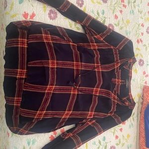 Lucky Brand, size Large. Thinner shirt. Worn a couple of times.